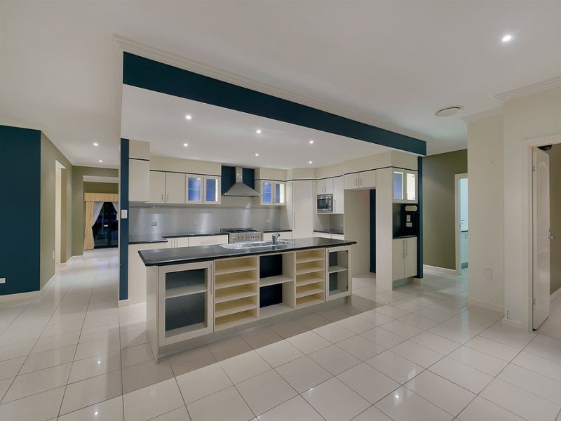 13 Grasmere Place, Carindale QLD 4152