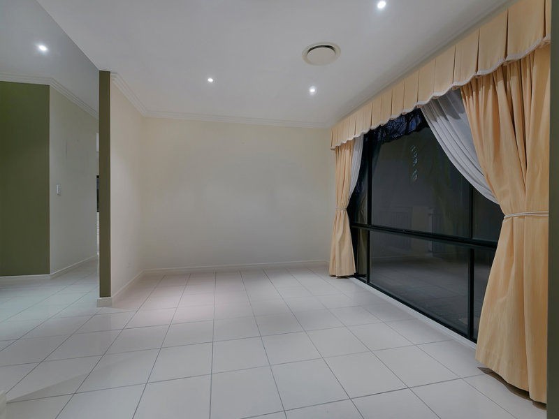 13 Grasmere Place, Carindale QLD 4152