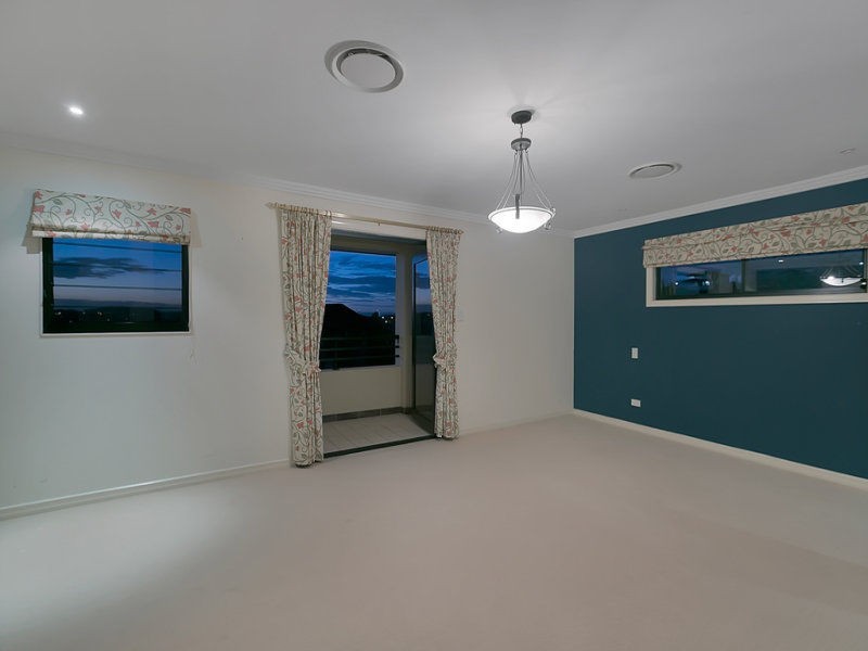 13 Grasmere Place, Carindale QLD 4152