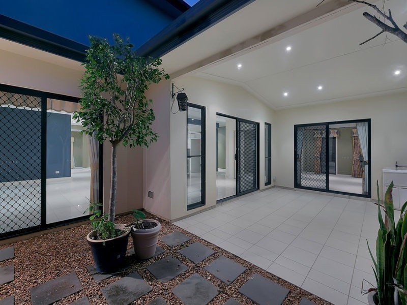 13 Grasmere Place, Carindale QLD 4152
