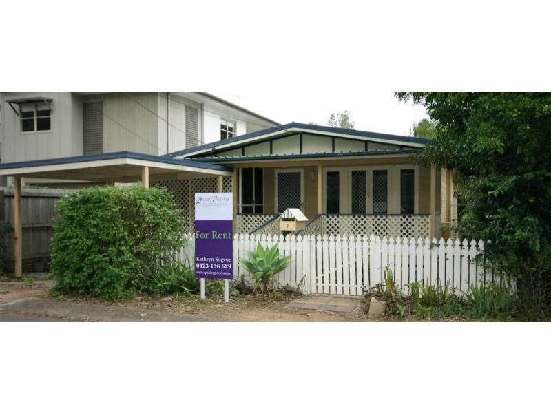 7 Kenton Street, Chapel Hill QLD 4069