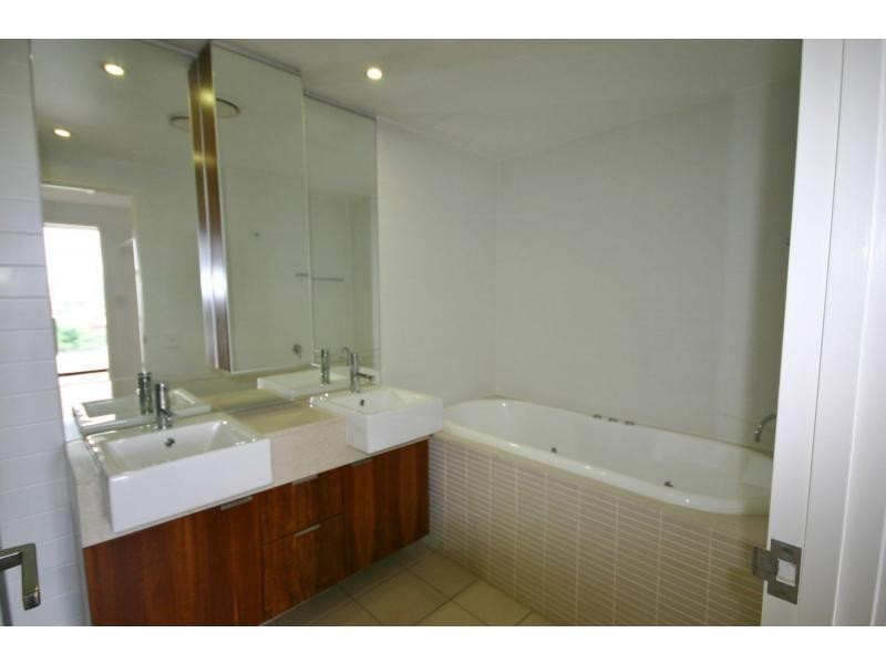Unit 265/10 Pidgeon Close, West End QLD 4101