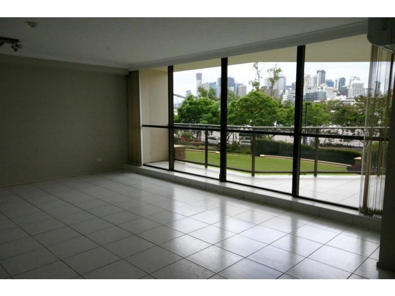 Unit 33/10 Lower River Terrace, South Brisbane QLD 4101
