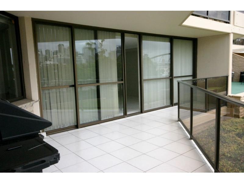 Unit 33/10 Lower River Terrace, South Brisbane QLD 4101