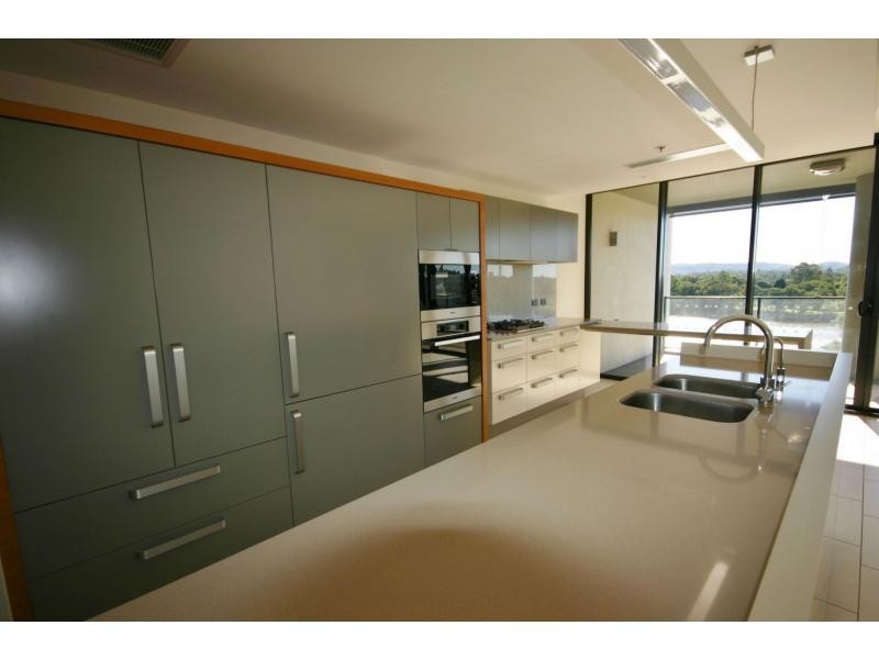 220/197 King Arthur Terrace, Tennyson QLD 4105