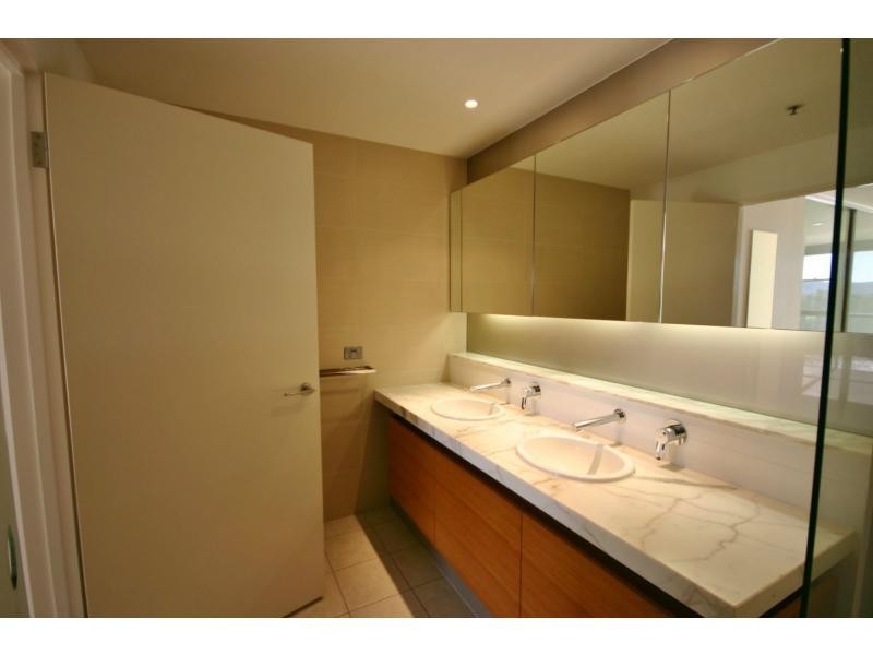 220/197 King Arthur Terrace, Tennyson QLD 4105