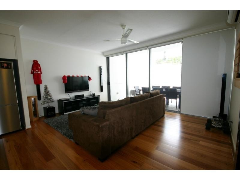 66 Waldheim Street, Annerley QLD 4103