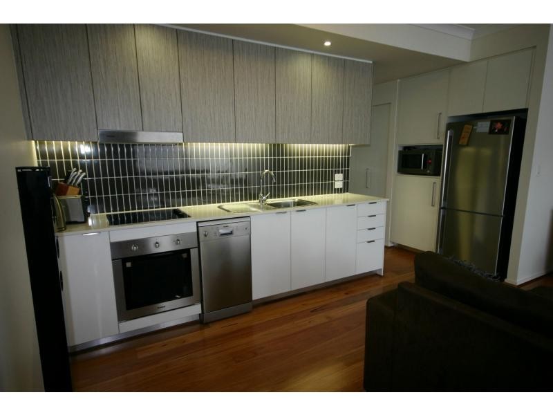 66 Waldheim Street, Annerley QLD 4103