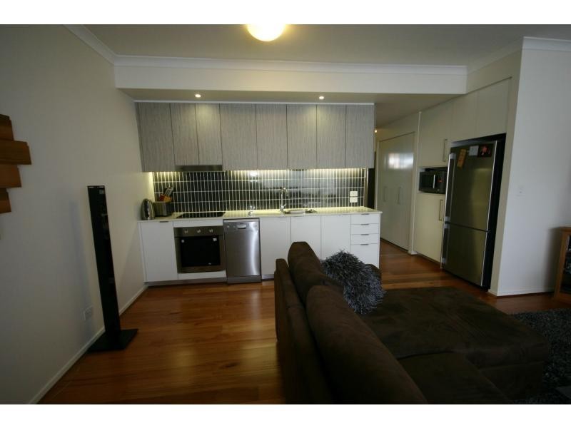 66 Waldheim Street, Annerley QLD 4103