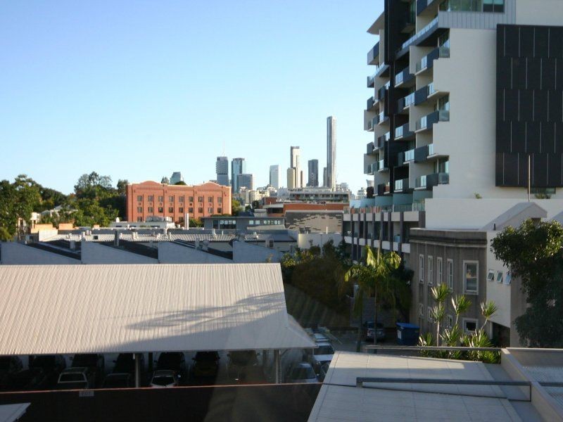 Unit 223/38 Skyring Terrace, Teneriffe QLD 4005