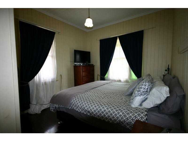 28 Stanley Terrace, Taringa QLD 4068