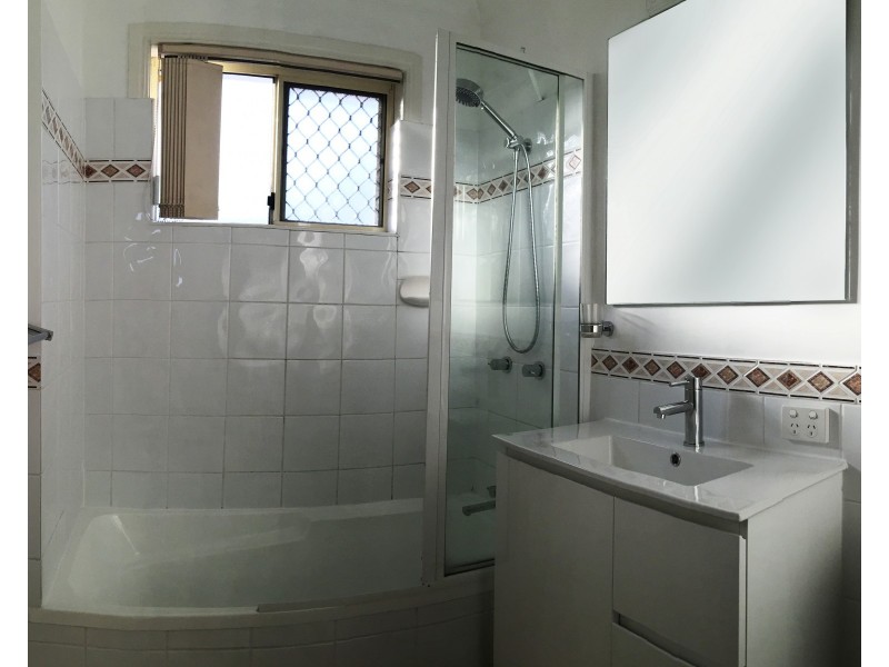 3/15-17 Vera St, Greenslopes QLD 4120
