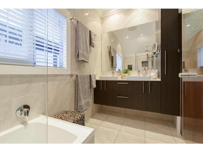 7 Nellie St, Clayfield QLD 4011