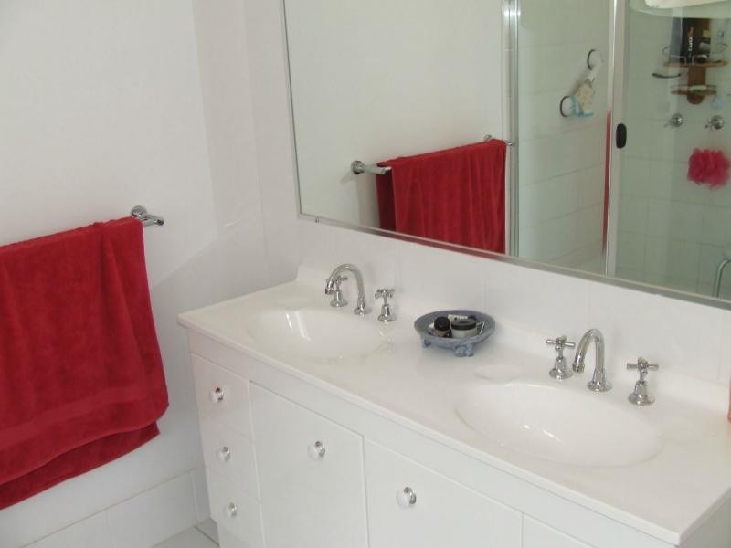 16 Lawrence Court South, Regency Downs QLD 4341