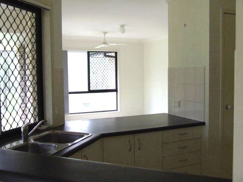 L8 River Oak Court, Lowood QLD 4311