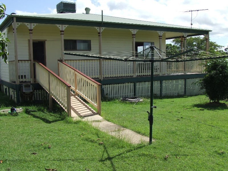 7 Dumke Street, Lowood QLD 4311