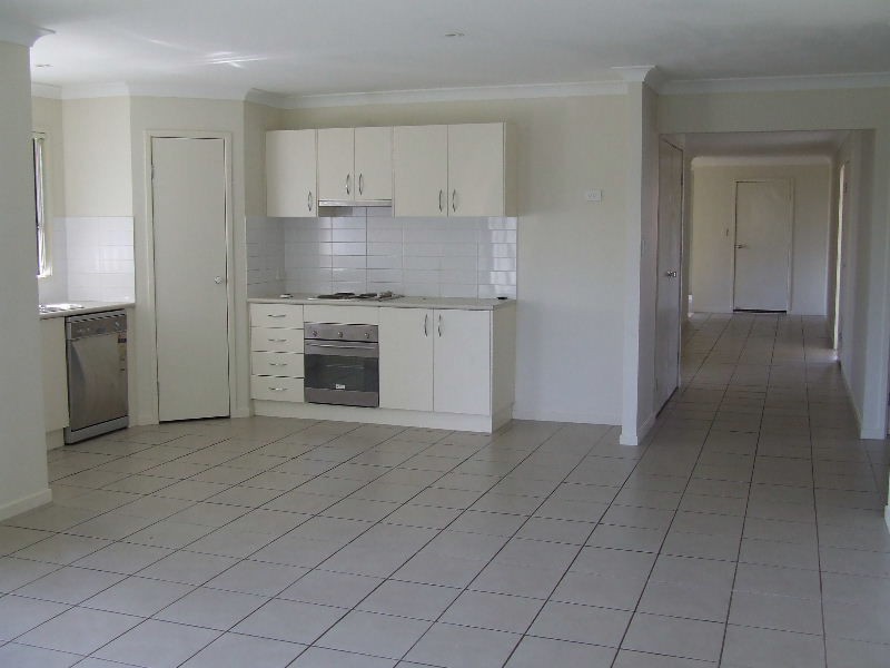 14 Honeyeater Place, Eagle Rise, Lowood QLD 4311