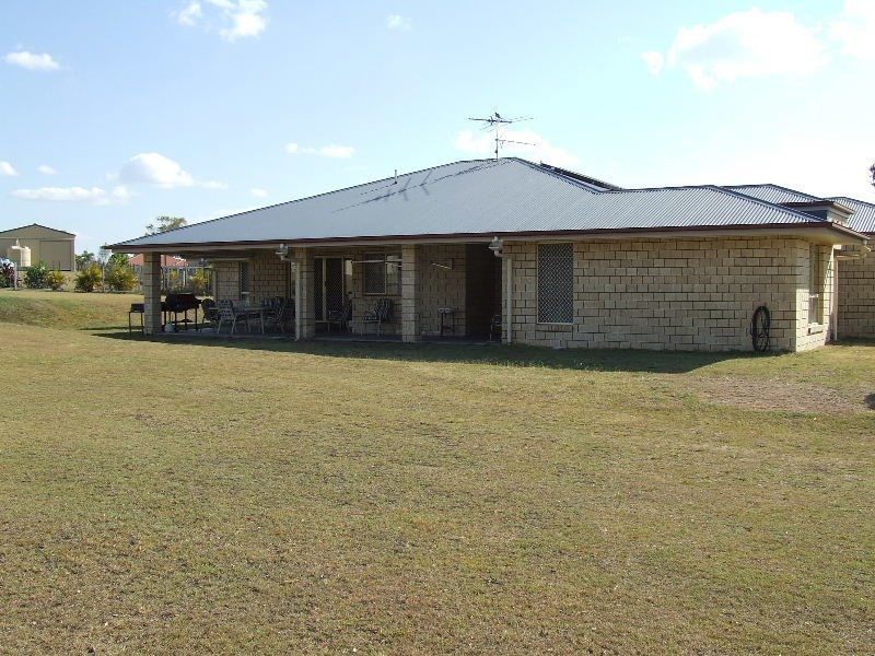 2 Moore Close, Hatton Vale QLD 4341