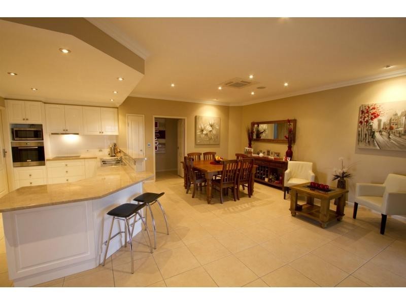 3 Benjamin Court, Regency Downs QLD 4341