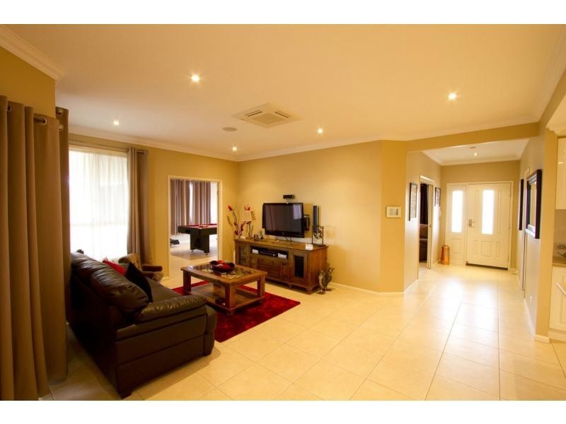 3 Benjamin Court, Regency Downs QLD 4341