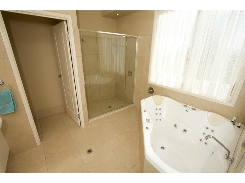 3 Benjamin Court, Regency Downs QLD 4341