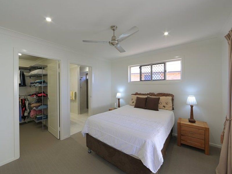 6 Ocean View Place, Elliott Heads QLD 4670