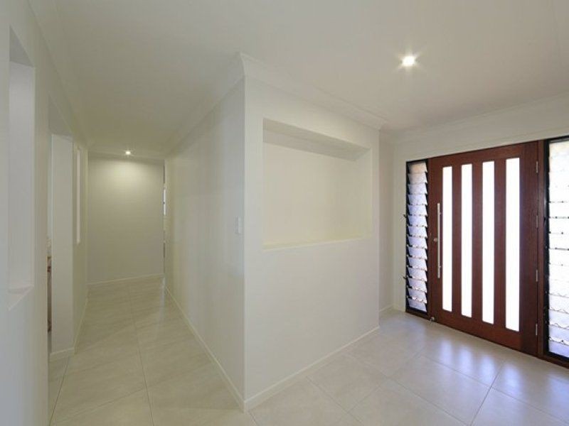 6 Ocean View Place, Elliott Heads QLD 4670