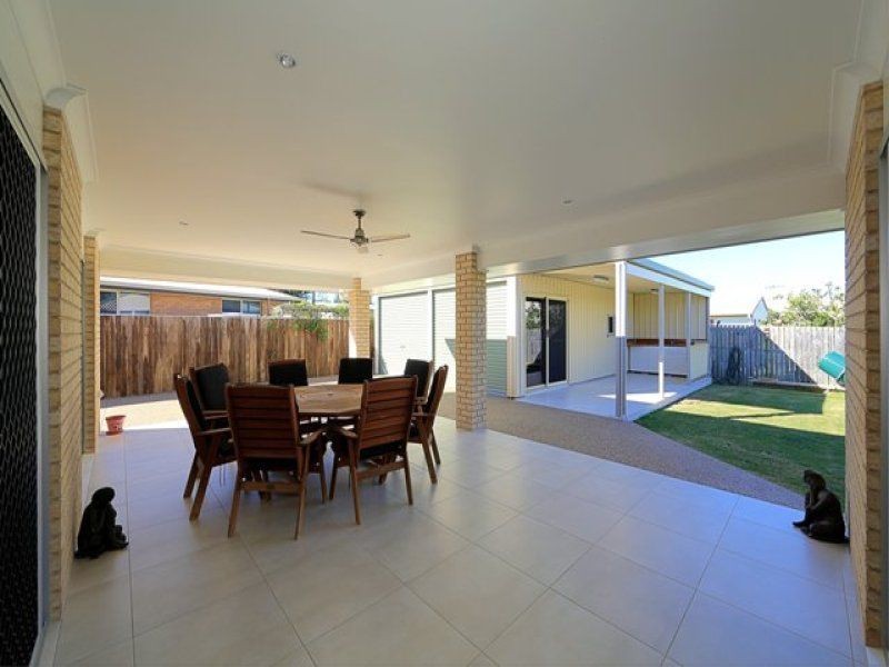 6 Ocean View Place, Elliott Heads QLD 4670