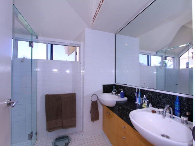 Villa 4/92-94 Miller Street, Bargara QLD 4670