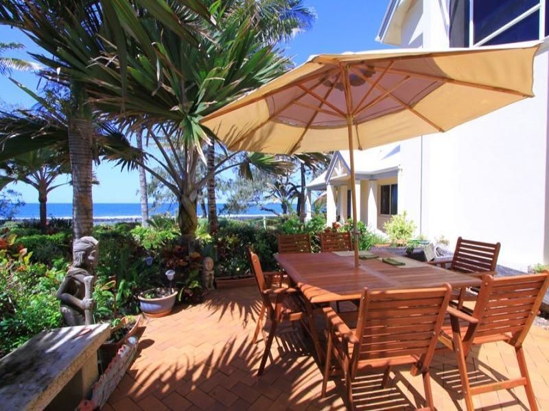 Villa 4/92-94 Miller Street, Bargara QLD 4670