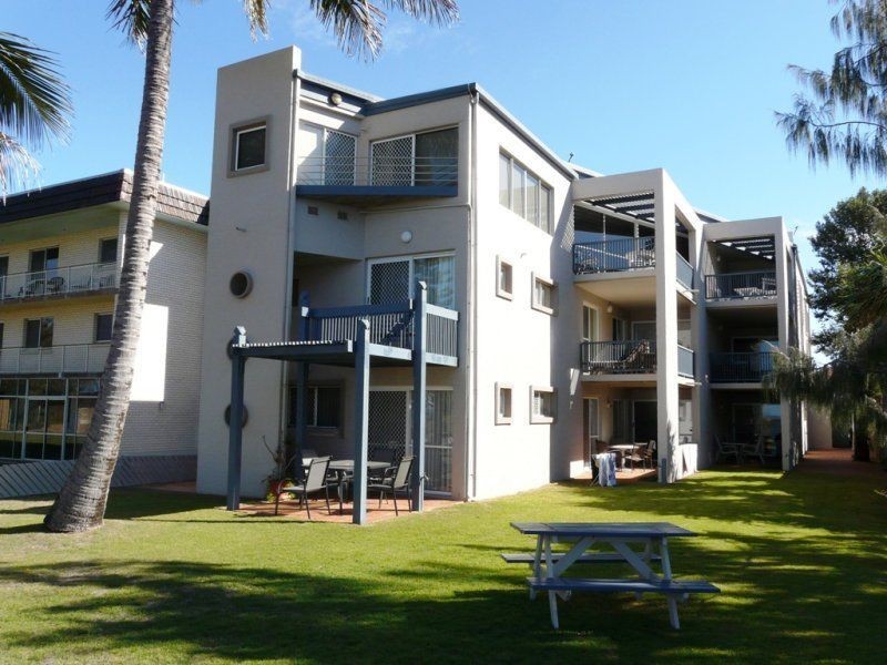 2/8 Miller Street, Bargara QLD 4670