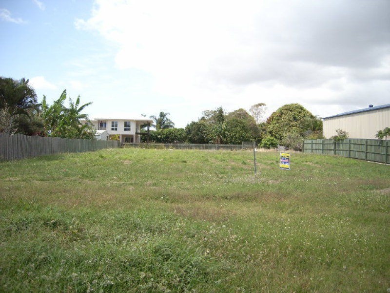 6 Buss Street, Burnett Heads QLD 4670