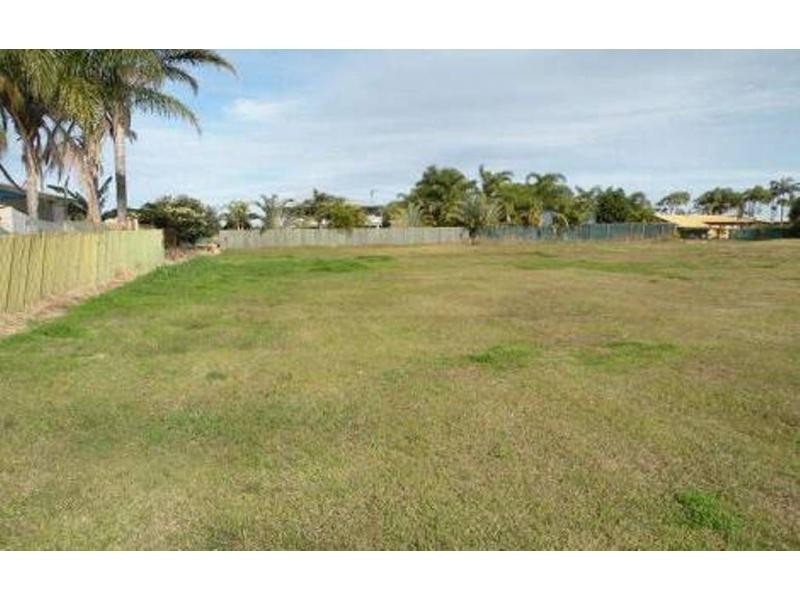 11 Spray Street, Burnett Heads QLD 4670