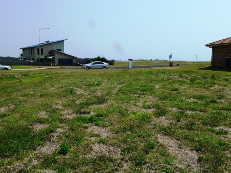 3 Dolphin Court, Elliott Heads QLD 4670