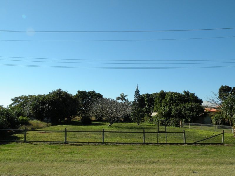 12 Scott Street, Burnett Heads QLD 4670