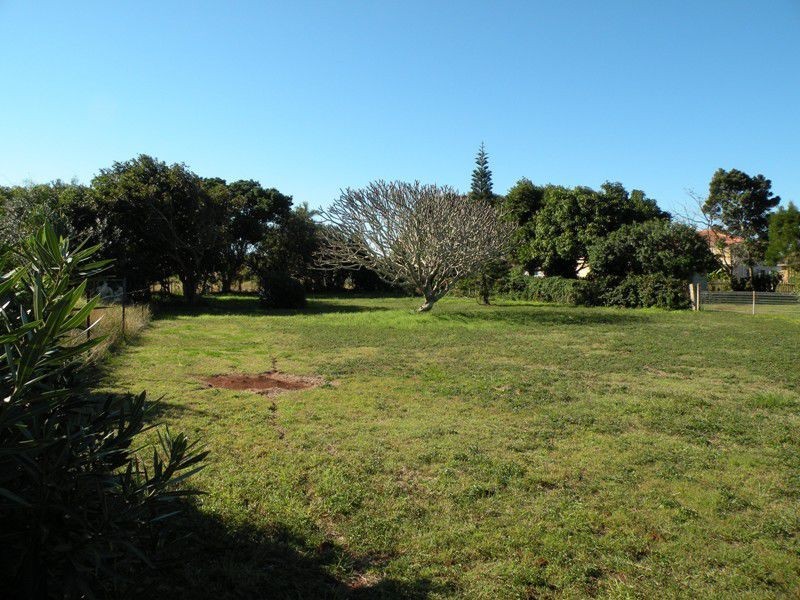 12 Scott Street, Burnett Heads QLD 4670