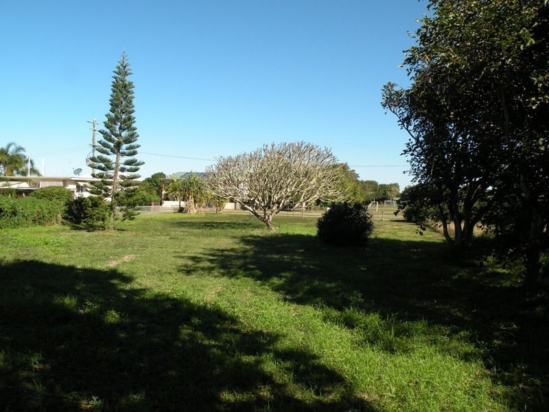 12 Scott Street, Burnett Heads QLD 4670