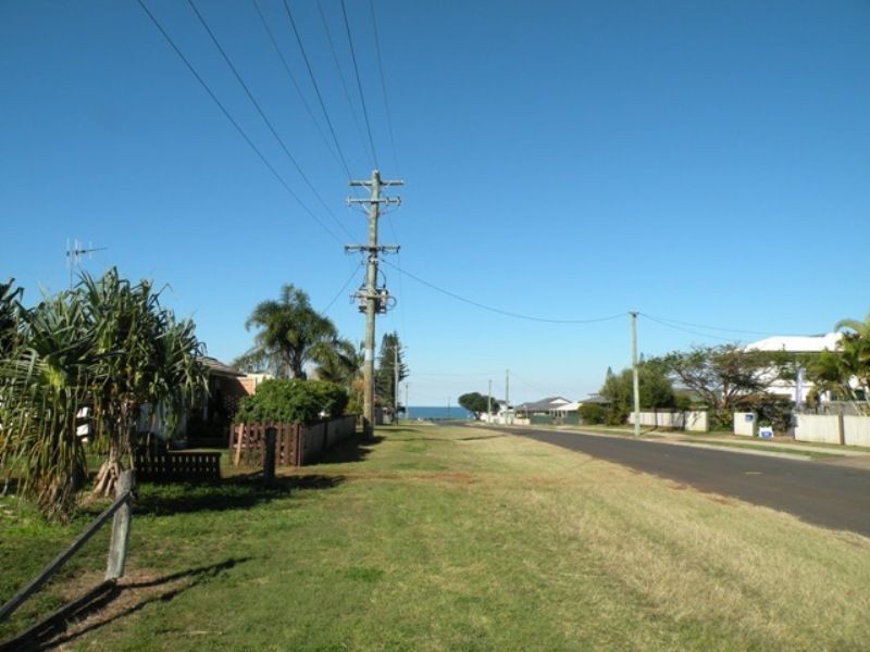 12 Scott Street, Burnett Heads QLD 4670