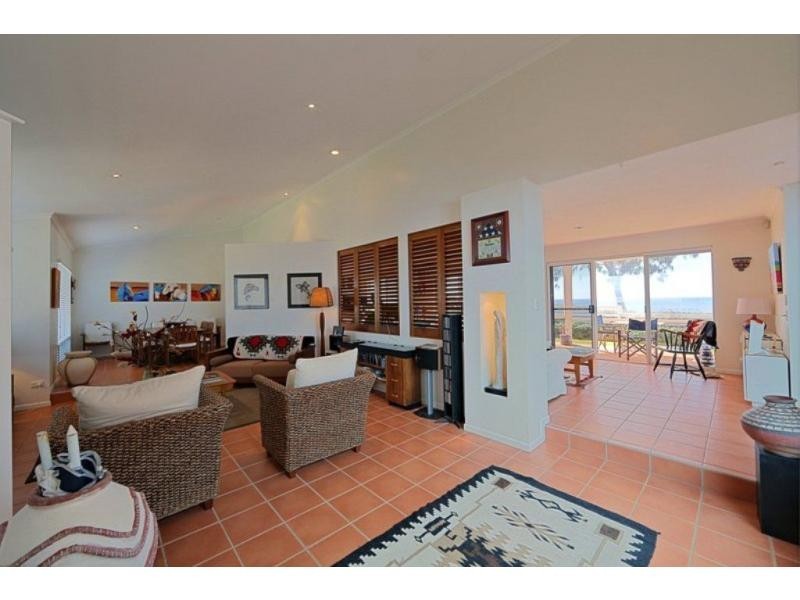 4 Arthur Brown Court, Coral Cove QLD 4670