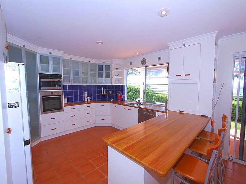 4 Arthur Brown Court, Coral Cove QLD 4670