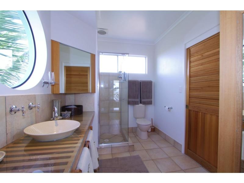 4 Arthur Brown Court, Coral Cove QLD 4670