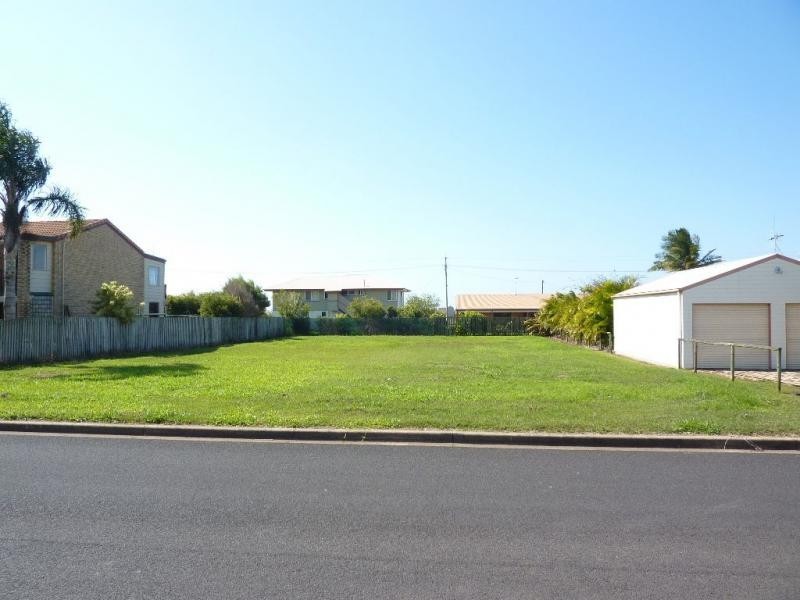 10 Shell Street, Burnett Heads QLD 4670