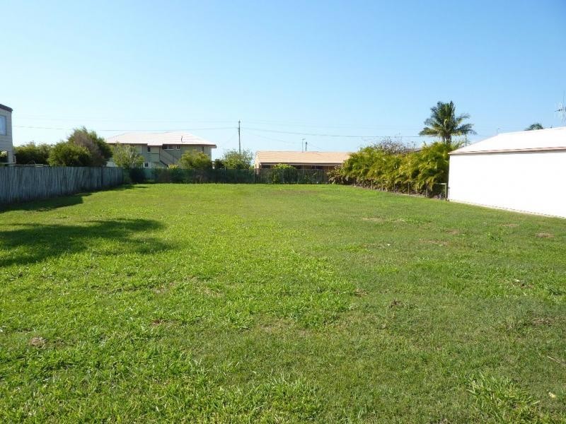 10 Shell Street, Burnett Heads QLD 4670