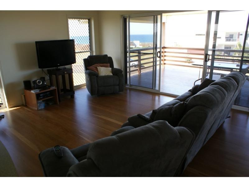 25 Emperor Drive, Elliott Heads QLD 4670