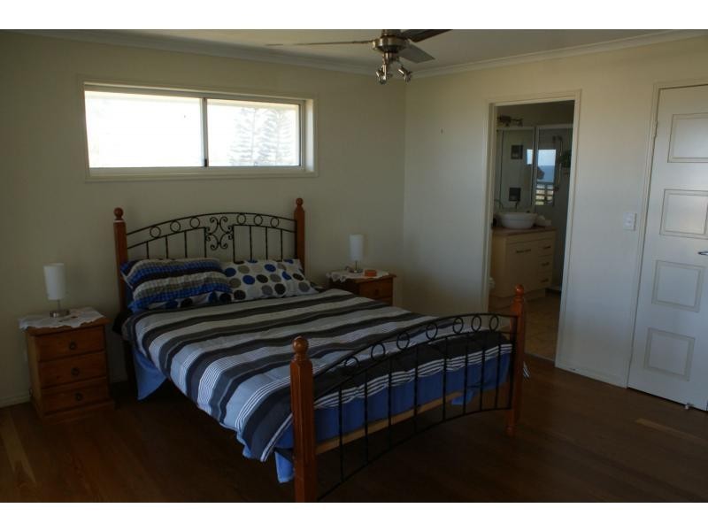 25 Emperor Drive, Elliott Heads QLD 4670
