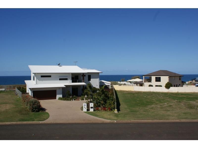 25 Emperor Drive, Elliott Heads QLD 4670