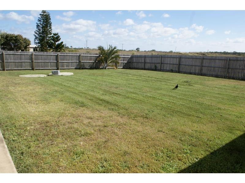 25 Emperor Drive, Elliott Heads QLD 4670