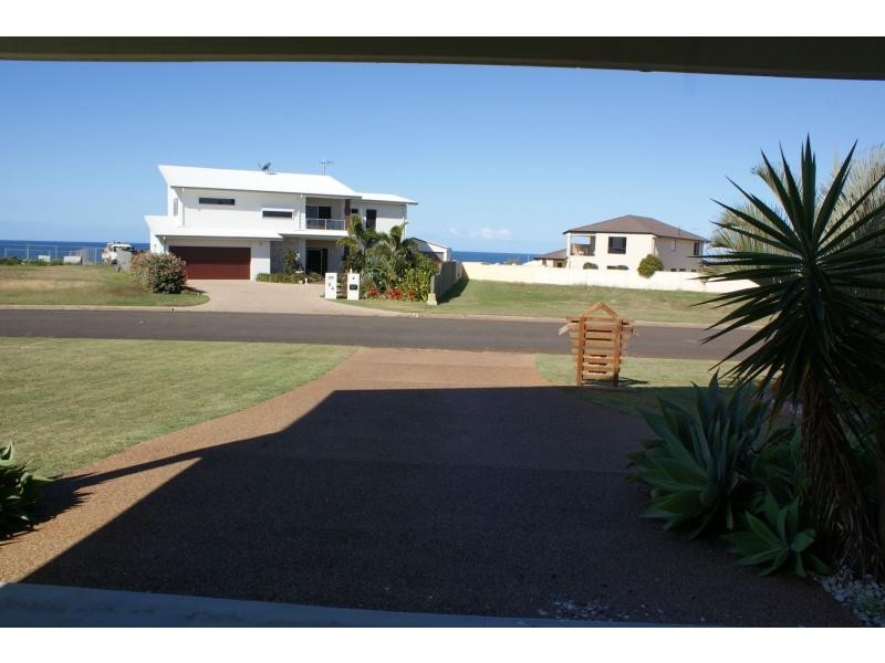 25 Emperor Drive, Elliott Heads QLD 4670