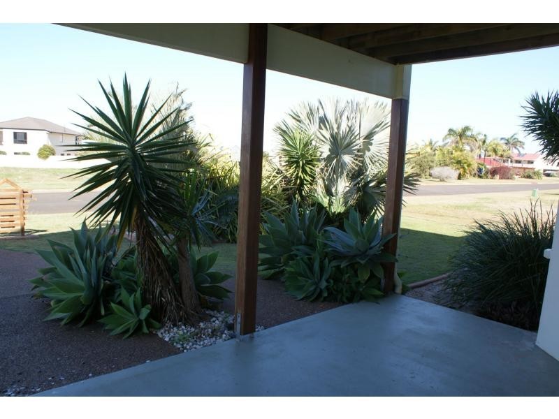 25 Emperor Drive, Elliott Heads QLD 4670