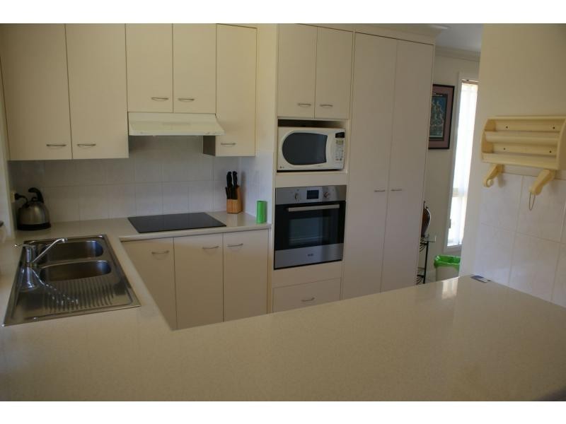 4 Emperor Drive, Elliott Heads QLD 4670
